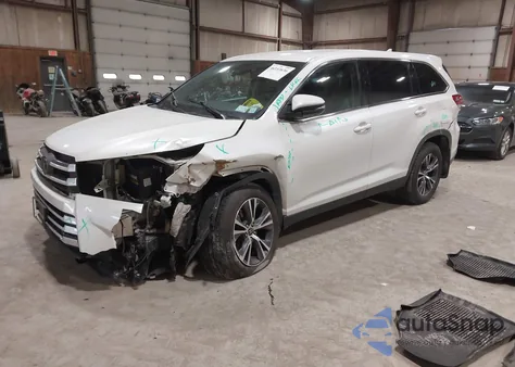 2019 Toyota Highlander Le Plus z USA, uszkodzony, nr VIN 5TDBZRFH4KS976699